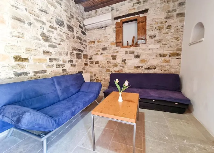 Traditional Village Pool Paradise Family Apartmán *