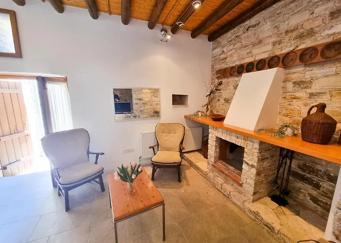 Traditional Village Pool Paradise Family Apartmán *